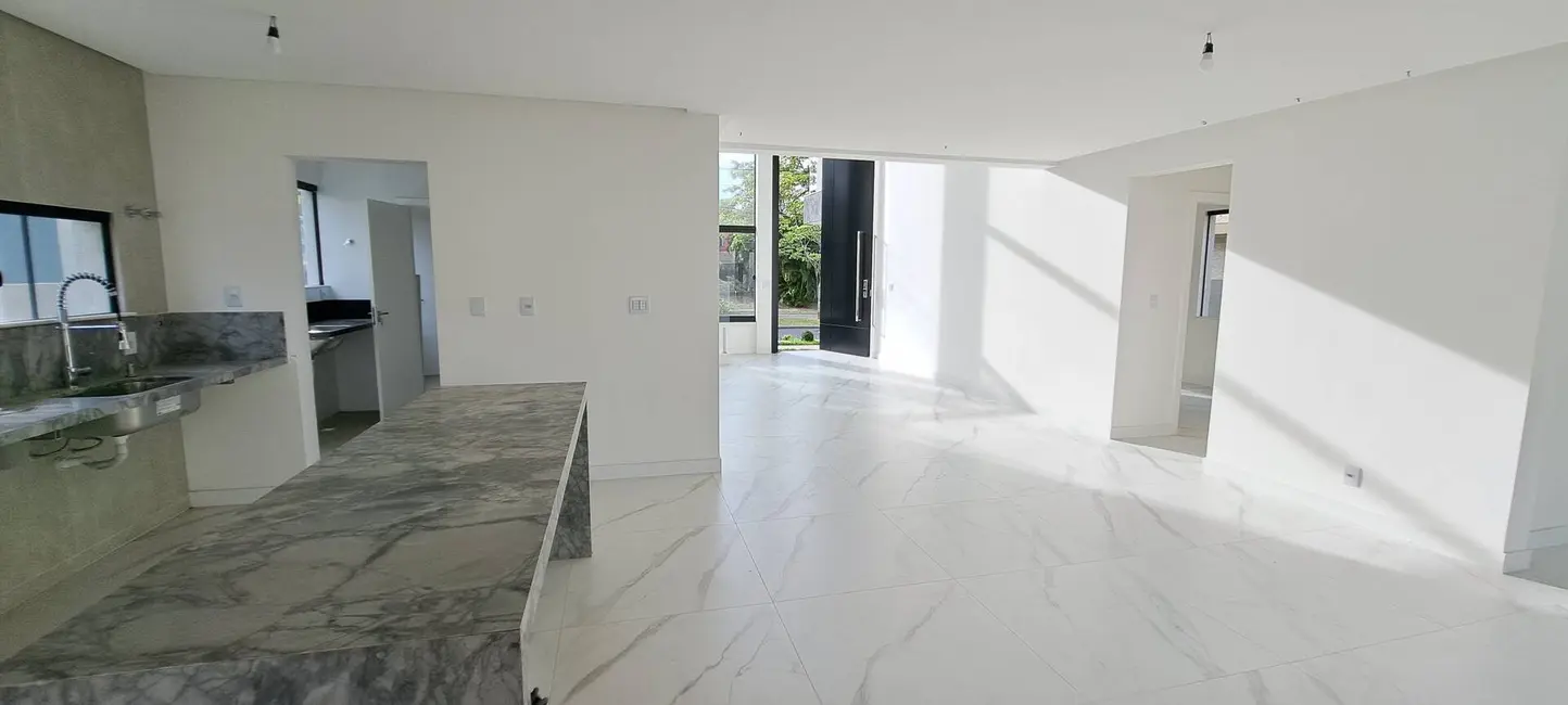 Foto 7 de Casa com 4 quartos à venda, 340m2 em Camacari - BA