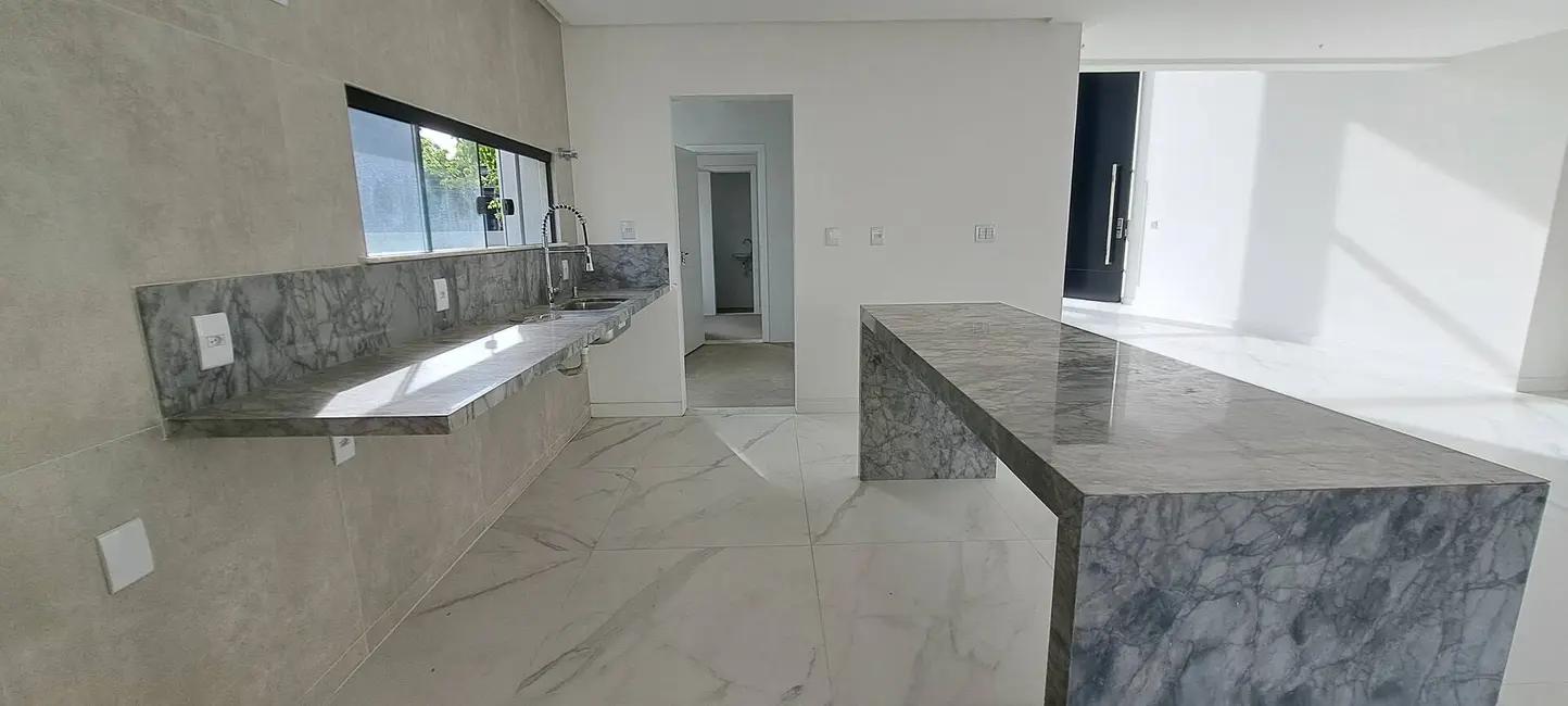 Foto 9 de Casa com 4 quartos à venda, 340m2 em Camacari - BA