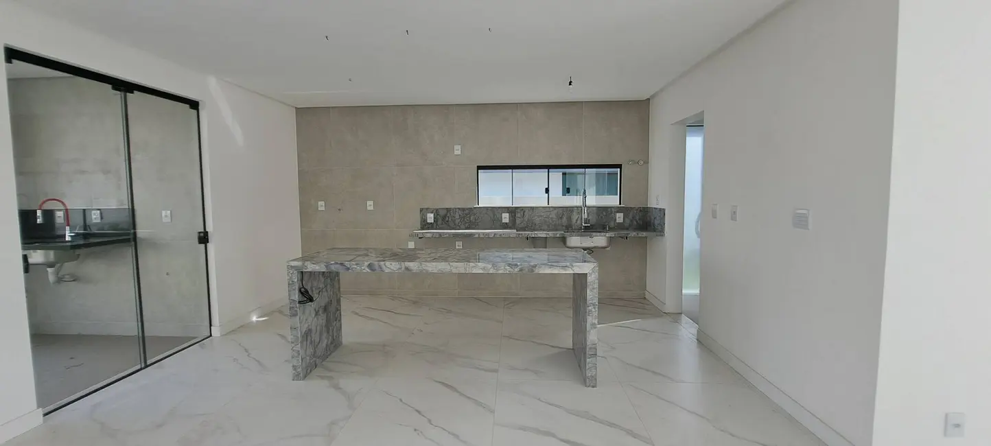 Foto 8 de Casa com 4 quartos à venda, 340m2 em Camacari - BA