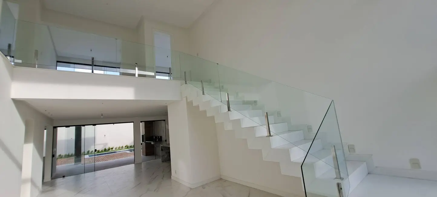 Foto 5 de Casa com 4 quartos à venda, 340m2 em Camacari - BA