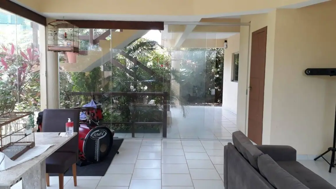 Casa com 3 quartos à venda, 295m2 em Buraquinho, Lauro De Freitas - BA - imagem 9 Foto 9 de Casa com 3 quartos à venda, 295m2 em Buraquinho, Lauro De Freitas - BA