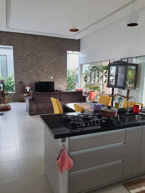 Foto 3 de Casa com 3 quartos à venda, 290m2 em Camacari - BA