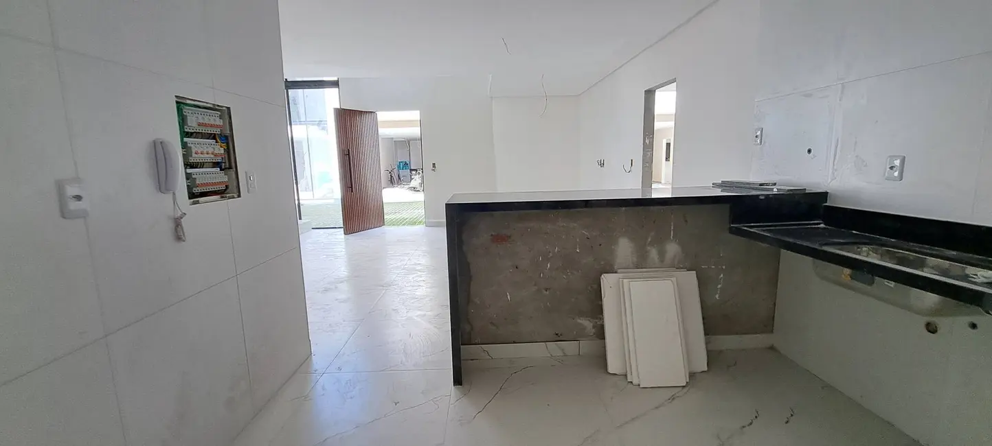 Casa com 4 quartos à venda, 180m2 em Buraquinho, Lauro De Freitas - BA - imagem 8 Foto 8 de Casa com 4 quartos à venda, 180m2 em Buraquinho, Lauro De Freitas - BA