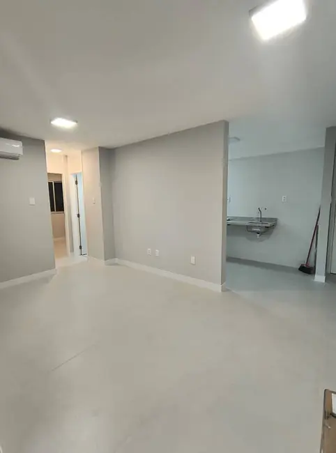Foto 1 de Apartamento com 2 quartos à venda, 64m2 em Buraquinho, Lauro De Freitas - BA