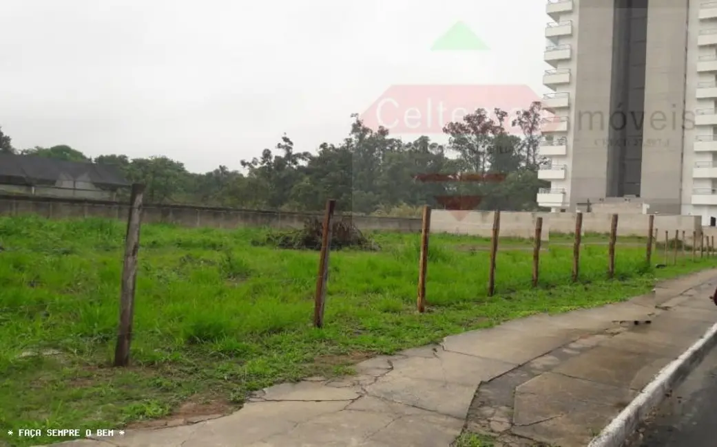 Foto 1 de Terreno / Lote à venda em Taubate - SP