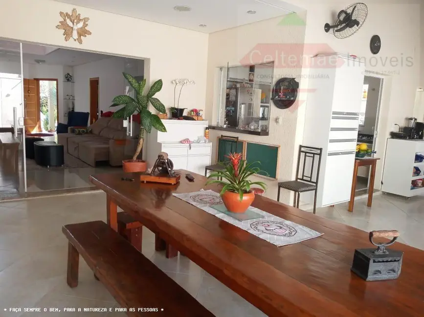 Foto 8 de Casa de Condomínio com 4 quartos à venda, 270m2 em Tremembe - SP