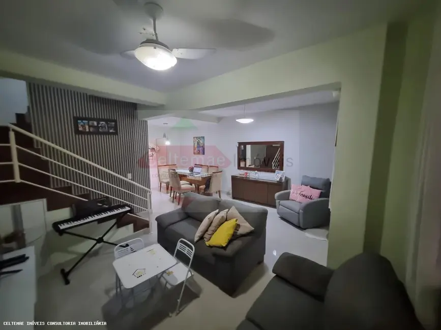 Foto 2 de Casa de Condomínio com 3 quartos à venda, 110m2 em Taubate - SP