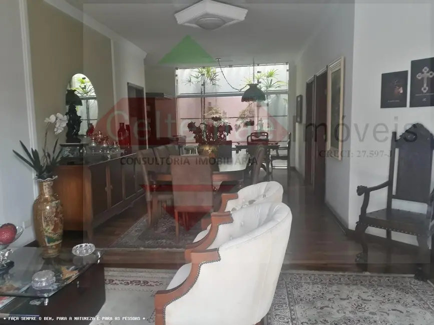 Foto 4 de Casa com 5 quartos à venda, 248m2 em Taubate - SP