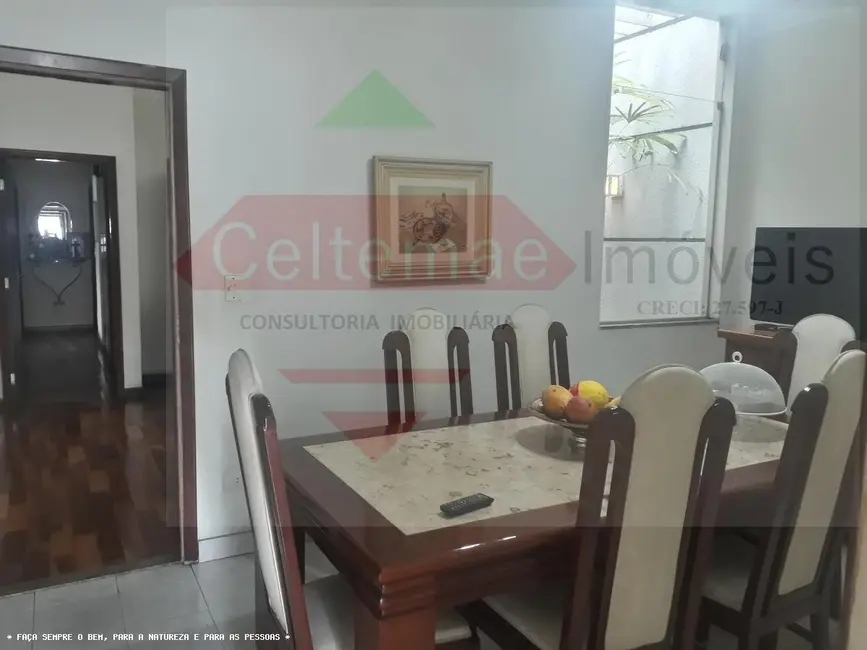 Foto 6 de Casa com 5 quartos à venda, 248m2 em Taubate - SP