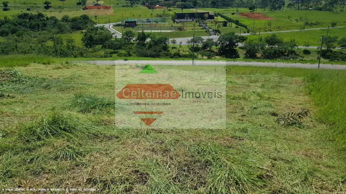 Foto 1 de Terreno / Lote à venda em Taubate - SP