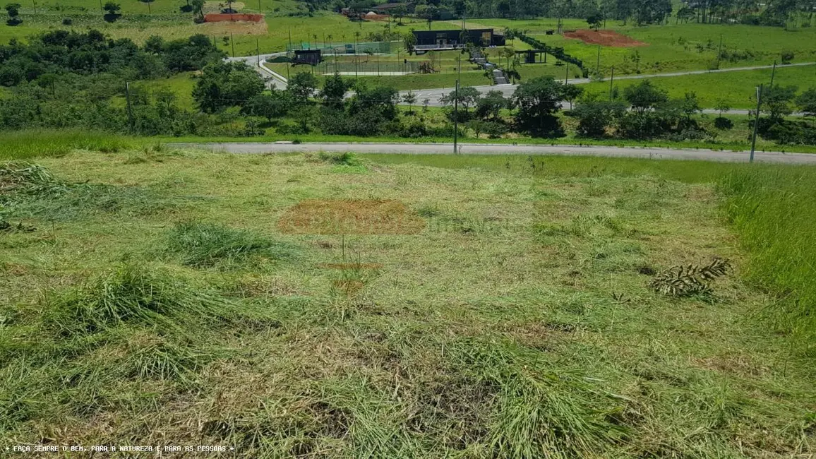 Foto 1 de Terreno / Lote à venda em Taubate - SP