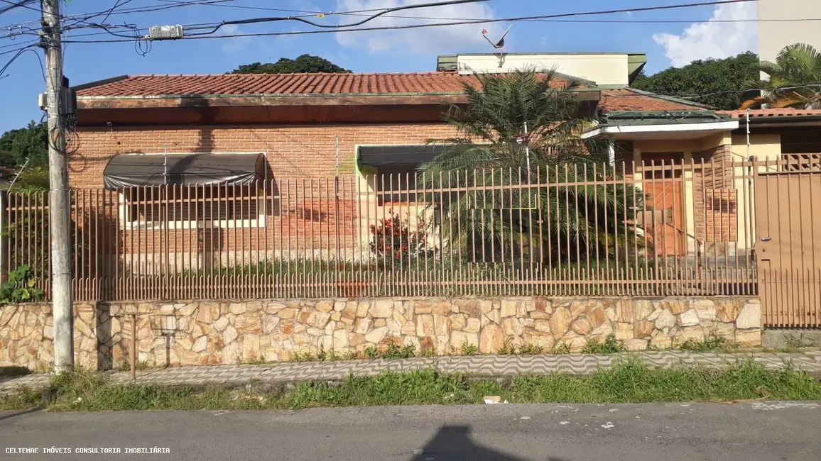 Foto 1 de Casa com 5 quartos à venda, 200m2 em Taubate - SP