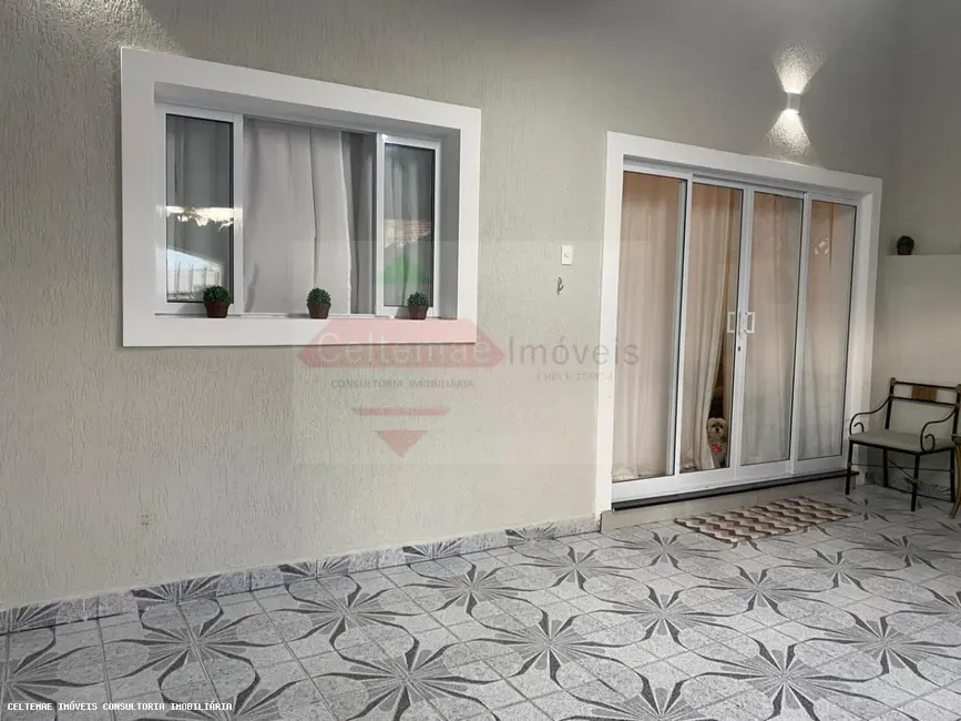 Foto 1 de Casa com 3 quartos à venda, 135m2 em Taubate - SP