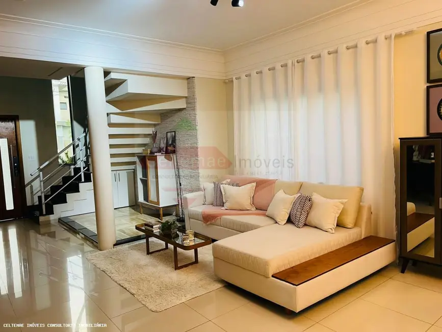 Foto 4 de Casa de Condomínio com 3 quartos à venda, 253m2 em Tremembe - SP