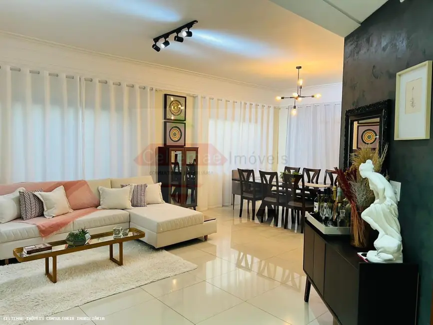 Foto 5 de Casa de Condomínio com 3 quartos à venda, 253m2 em Tremembe - SP