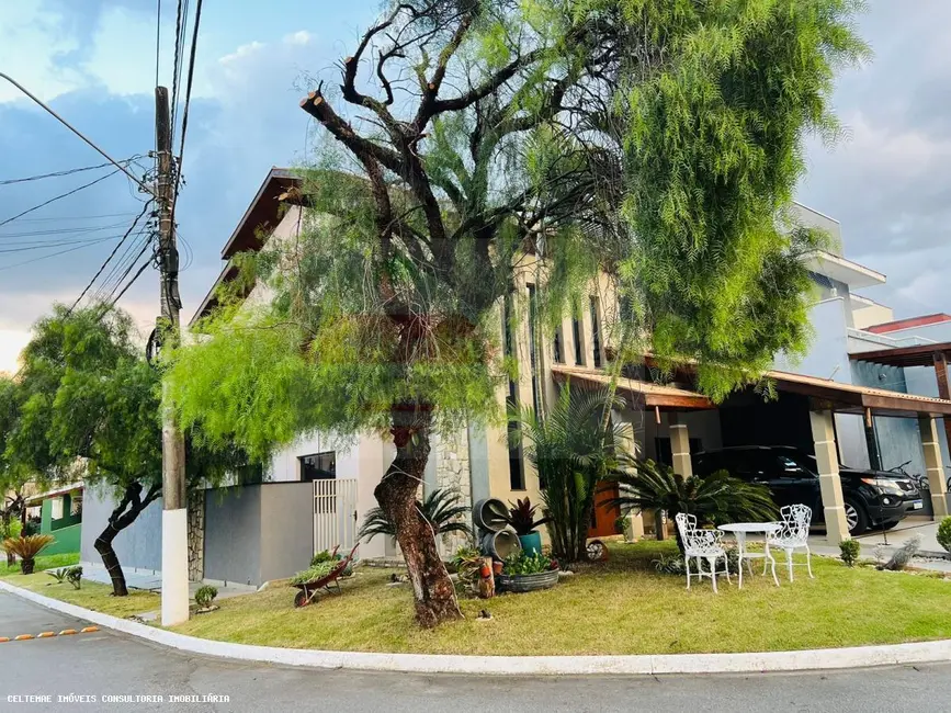 Foto 1 de Casa de Condomínio com 3 quartos à venda, 253m2 em Tremembe - SP