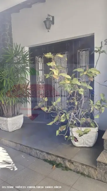 Foto 1 de Casa com 4 quartos à venda, 176m2 em Taubate - SP