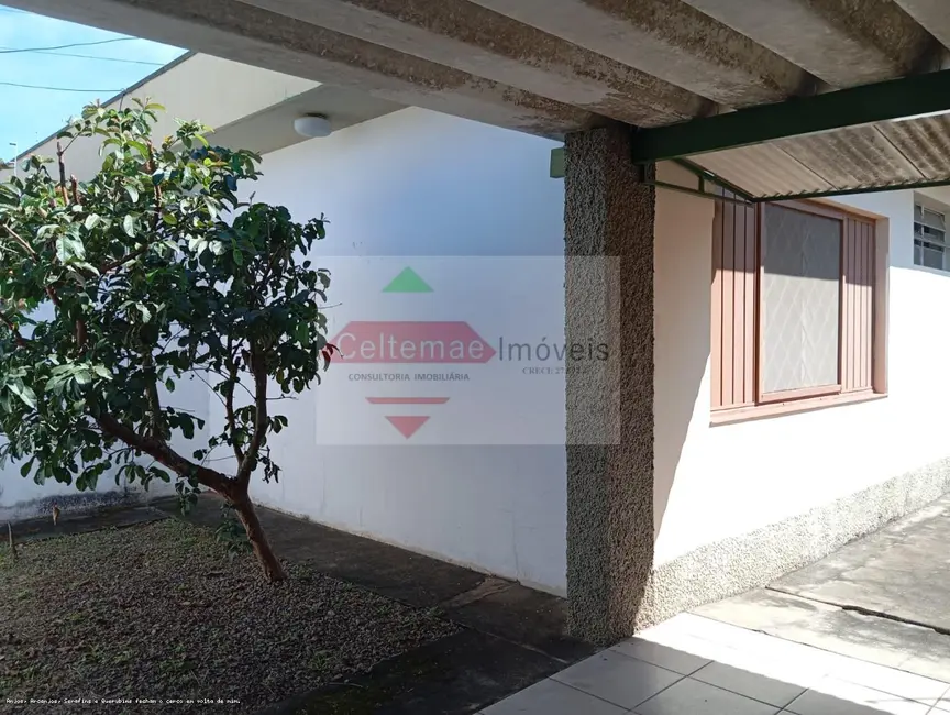 Foto 3 de Casa com 5 quartos à venda, 267m2 em Taubate - SP