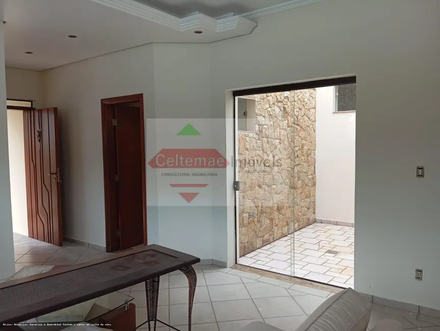 Foto 9 de Loja com 4 quartos para alugar, 250m2 em Taubate - SP