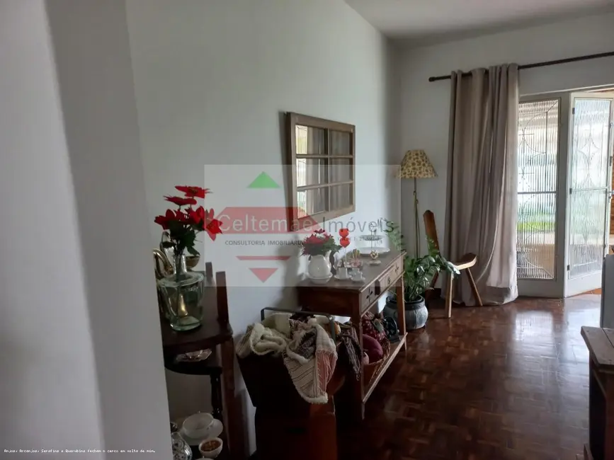 Foto 1 de Casa com 4 quartos à venda, 201m2 em Taubate - SP