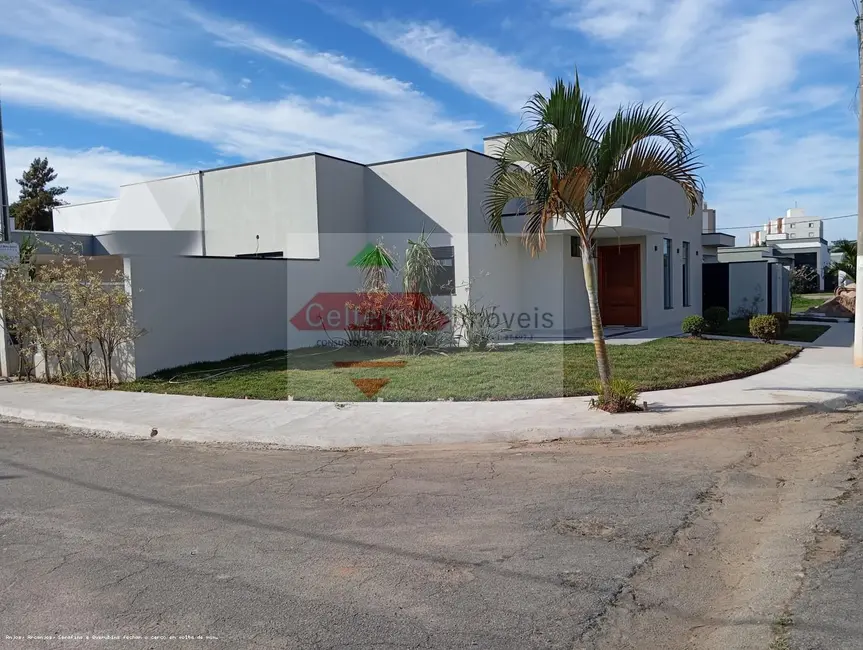 Foto 1 de Casa de Condomínio com 3 quartos à venda, 115m2 em Taubate - SP