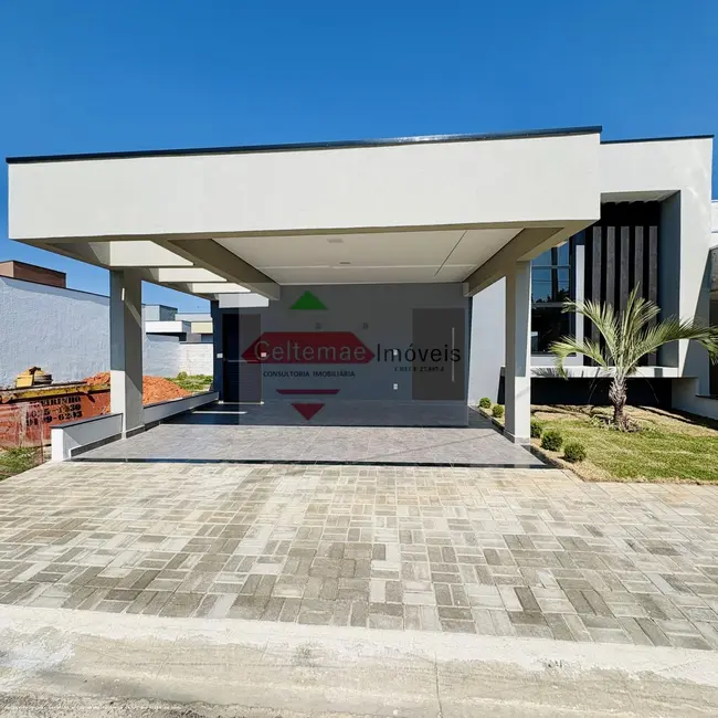 Foto 1 de Casa de Condomínio com 3 quartos à venda, 154m2 em Tremembe - SP