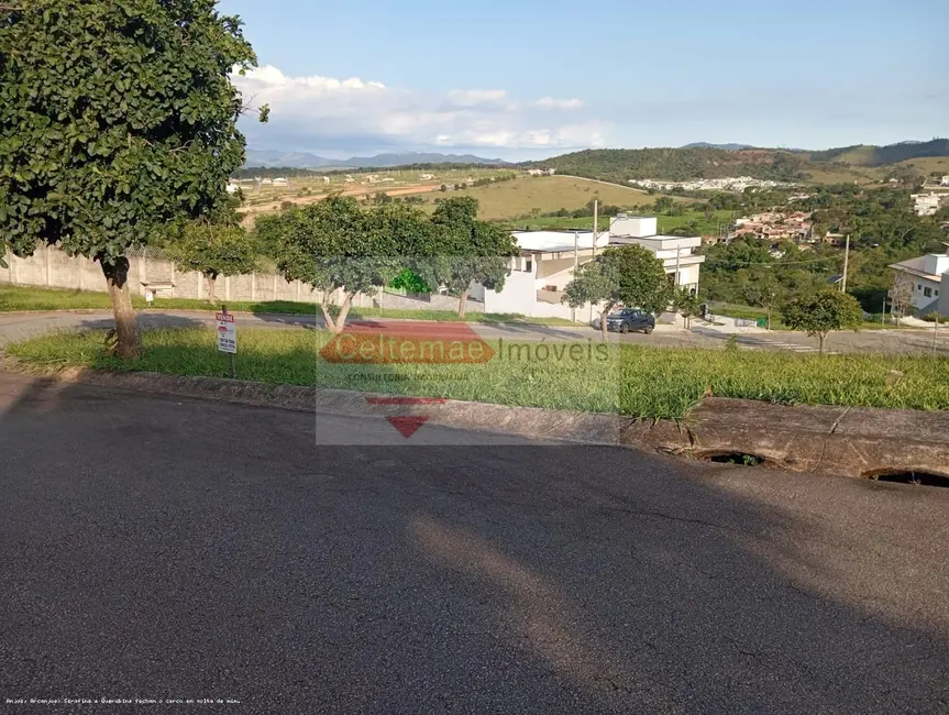 Foto 1 de Terreno / Lote à venda em Taubate - SP