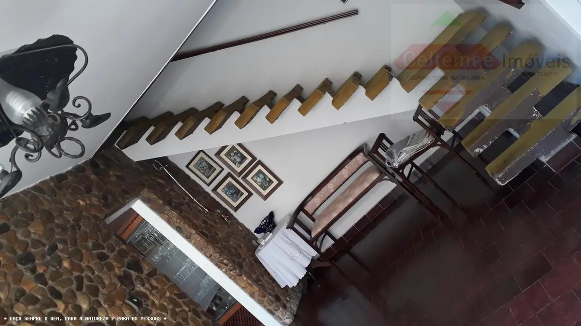 Foto 3 de Casa com 5 quartos à venda, 300m2 em Taubate - SP