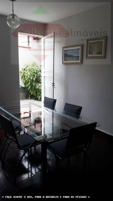 Foto 4 de Casa com 5 quartos à venda, 300m2 em Taubate - SP