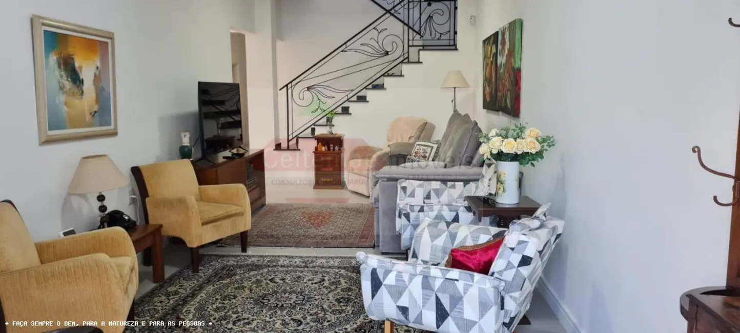 Foto 1 de Casa com 4 quartos à venda, 329m2 em Taubate - SP