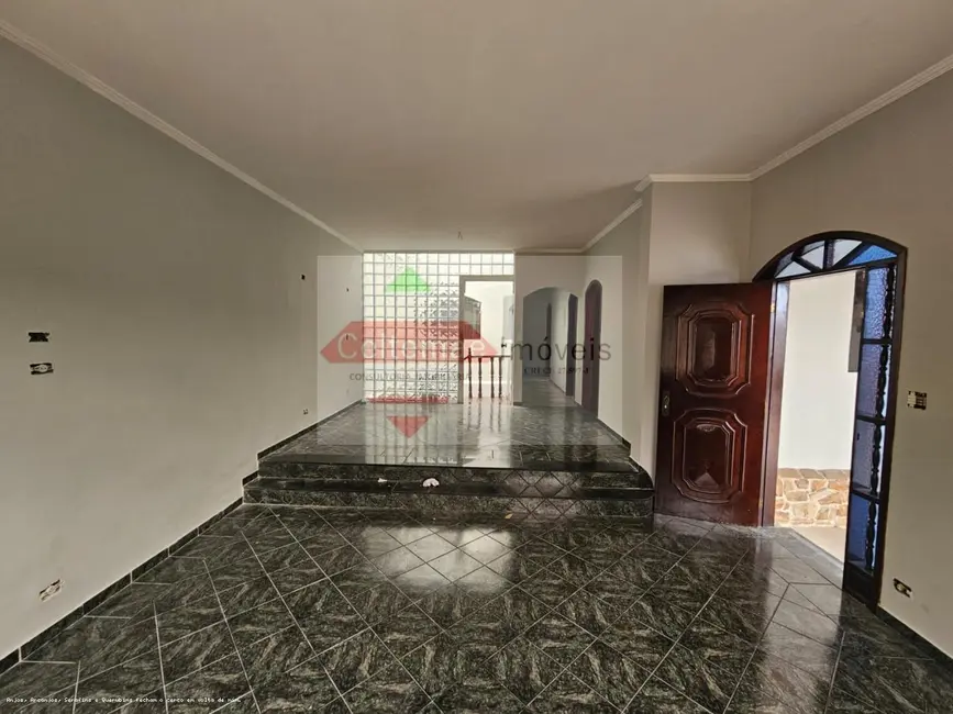 Foto 1 de Casa com 5 quartos à venda, 129m2 em Taubate - SP