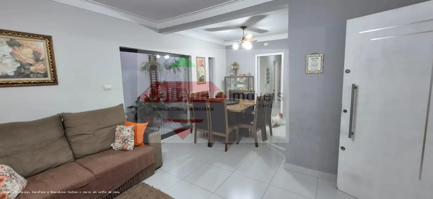 Foto 5 de Casa com 4 quartos à venda, 244m2 em Taubate - SP