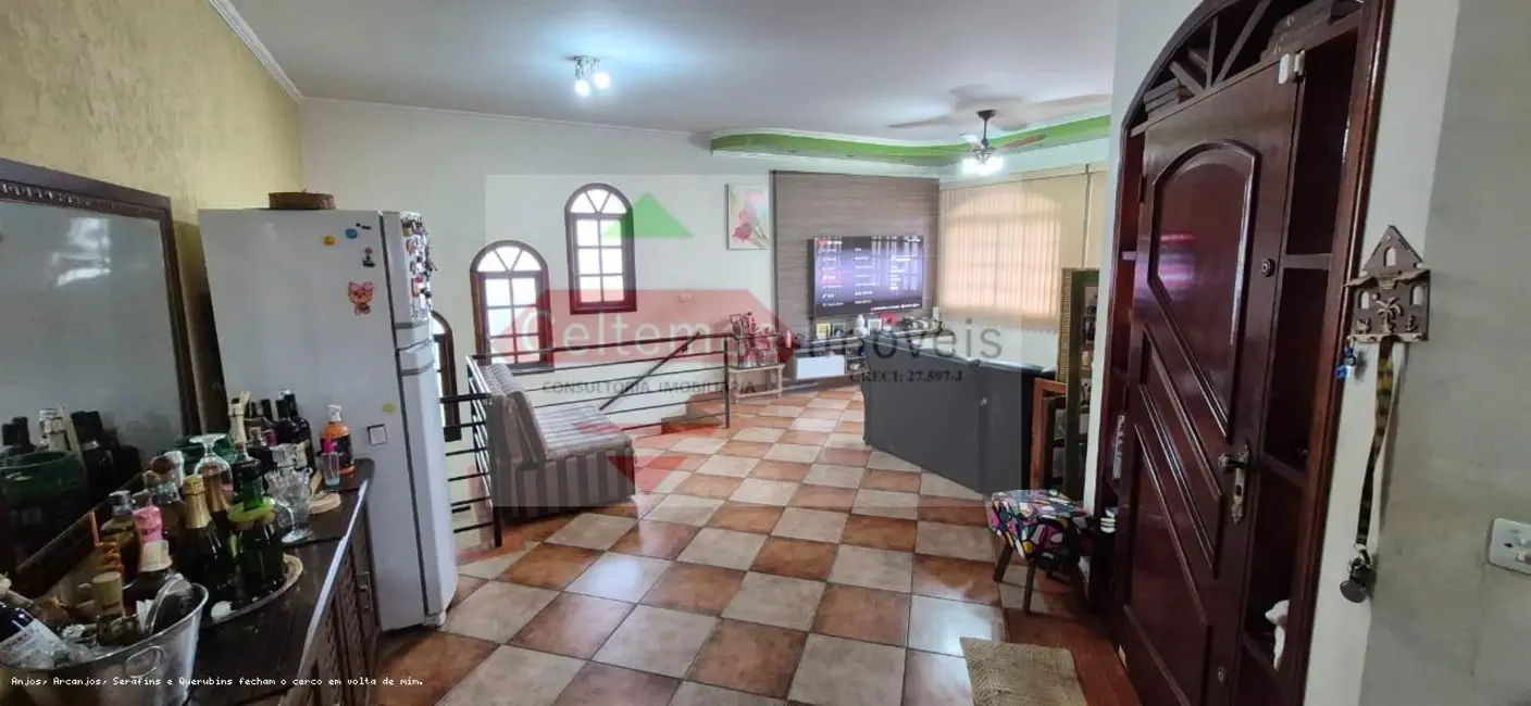 Foto 2 de Casa com 4 quartos à venda, 240m2 em Taubate - SP