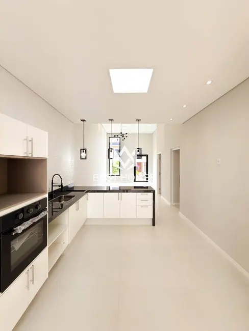 Foto 9 de Casa com 3 quartos para alugar, 250m2 em Jundiai - SP