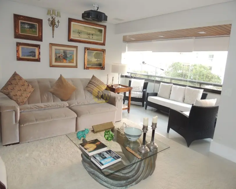 Foto 2 de Apartamento com 3 quartos à venda, 240m2 em Campo Belo, São Paulo - SP