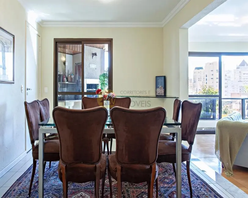 Apartamento com 4 quartos à venda e para alugar, 247m2 em Moema, São Paulo - SP - imagem 9 Foto 9 de Apartamento com 4 quartos à venda e para alugar, 247m2 em Moema, São Paulo - SP