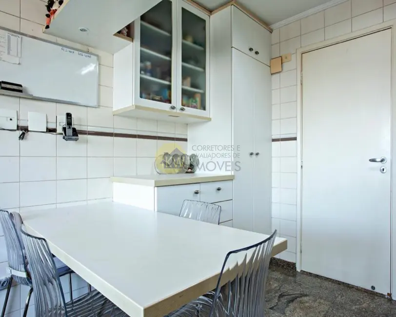Apartamento com 4 quartos à venda e para alugar, 247m2 em Moema, São Paulo - SP - imagem 8 Foto 8 de Apartamento com 4 quartos à venda e para alugar, 247m2 em Moema, São Paulo - SP