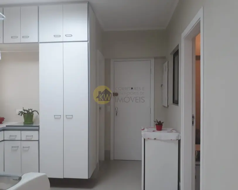 Apartamento com 3 quartos à venda, 250m2 em Moema, São Paulo - SP - imagem 9 Foto 9 de Apartamento com 3 quartos à venda, 250m2 em Moema, São Paulo - SP