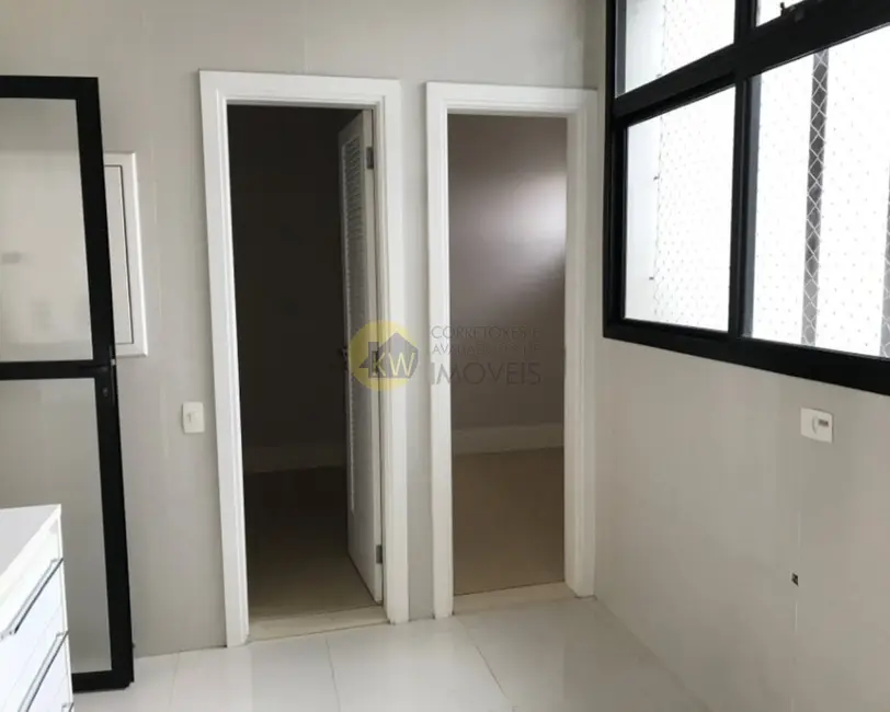 Apartamento com 4 quartos para alugar, 329m2 em Alto da Boa Vista, São Paulo - SP - imagem 7 Foto 7 de Apartamento com 4 quartos para alugar, 329m2 em Alto da Boa Vista, São Paulo - SP