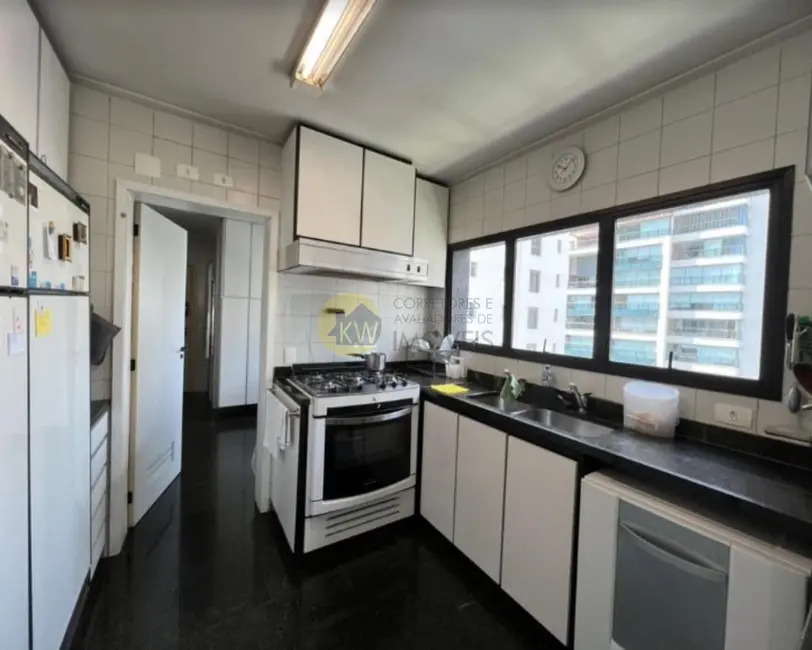 Apartamento com 3 quartos à venda, 220m2 em Itaim Bibi, São Paulo - SP - imagem 8 Foto 8 de Apartamento com 3 quartos à venda, 220m2 em Itaim Bibi, São Paulo - SP