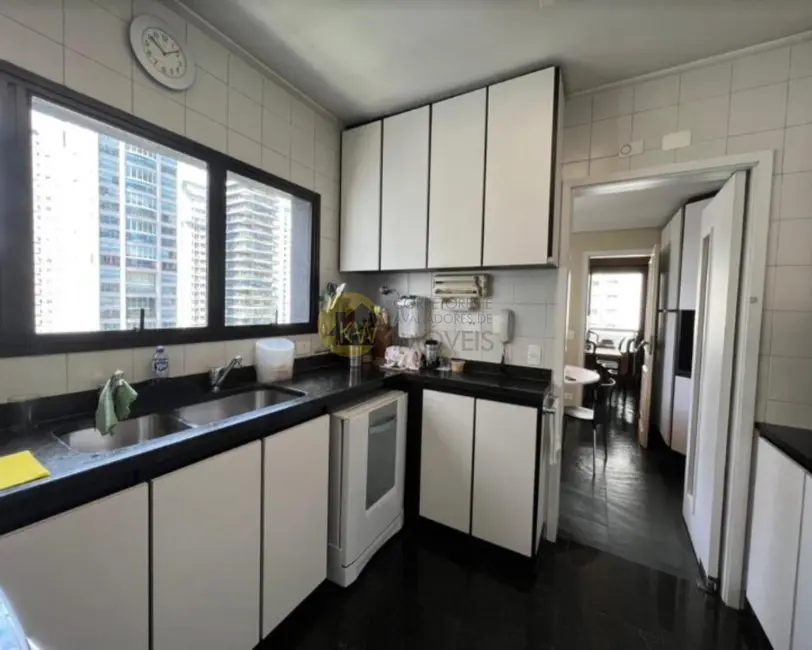 Apartamento com 3 quartos à venda, 220m2 em Itaim Bibi, São Paulo - SP - imagem 7 Foto 7 de Apartamento com 3 quartos à venda, 220m2 em Itaim Bibi, São Paulo - SP