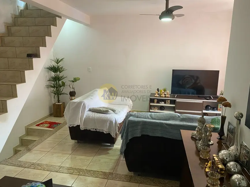 Foto 2 de Casa de Condomínio com 2 quartos à venda e para alugar, 150m2 em Vila Rubi, São Paulo - SP