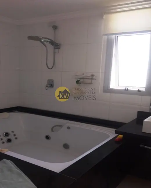 Apartamento com 4 quartos à venda e para alugar, 180m2 em Moema, São Paulo - SP - imagem 5 Foto 5 de Apartamento com 4 quartos à venda e para alugar, 180m2 em Moema, São Paulo - SP