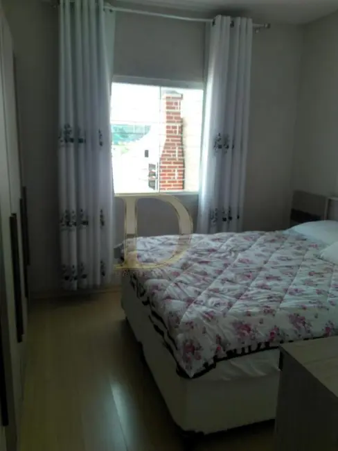 Casa com 2 quartos à venda, 70m2 em Piraquara - PR - imagem 3 Foto 3 de Casa com 2 quartos à venda, 70m2 em Piraquara - PR