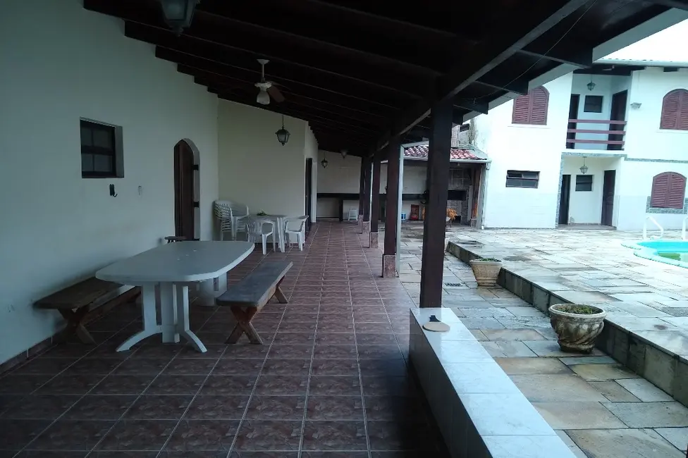 Foto 2 de Casa com 3 quartos à venda, 380m2 em Martim de Sá, Caraguatatuba - SP