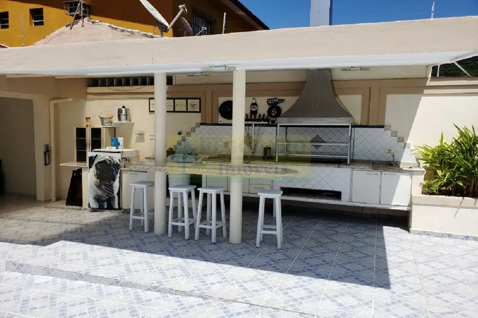 Foto 2 de Casa com 3 quartos à venda, 480m2 em Sumaré, Caraguatatuba - SP