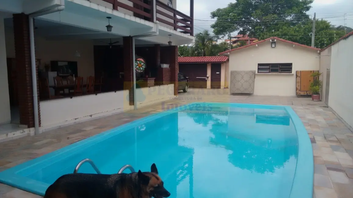 Foto 2 de Casa com 4 quartos à venda, 200m2 em Martim de Sá, Caraguatatuba - SP