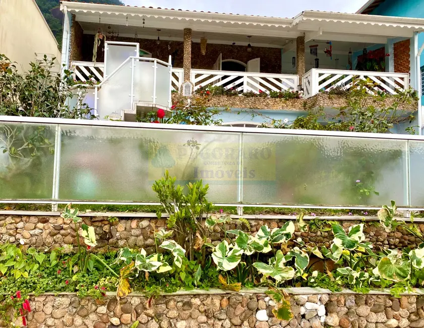 Foto 2 de Casa com 2 quartos à venda, 190m2 em Cidade Jardim, Caraguatatuba - SP