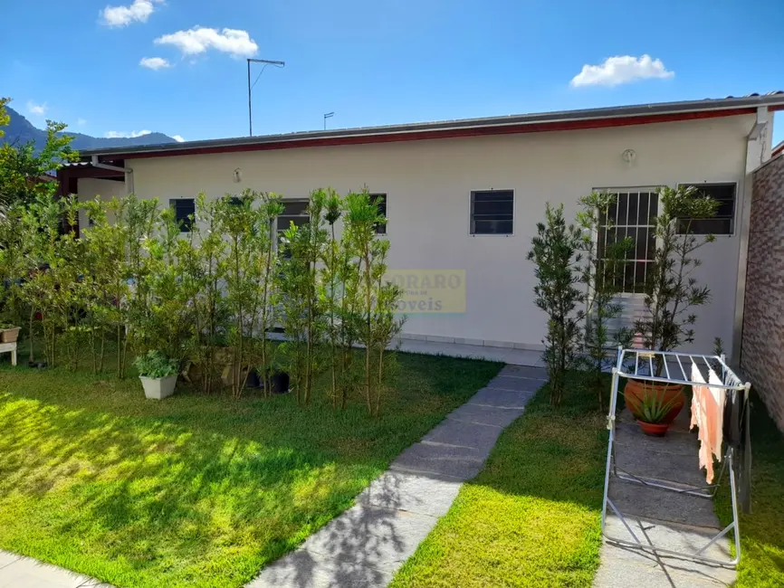 Casa com 3 quartos à venda, 240m2 em Martim de Sá, Caraguatatuba - SP - imagem 8 Foto 8 de Casa com 3 quartos à venda, 240m2 em Martim de Sá, Caraguatatuba - SP