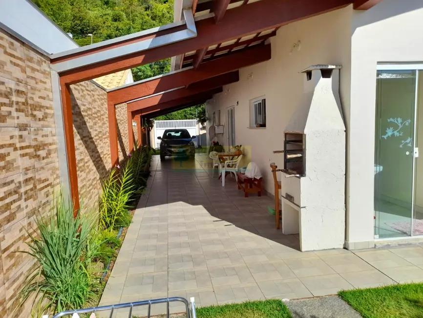 Casa com 3 quartos à venda, 240m2 em Martim de Sá, Caraguatatuba - SP - imagem 6 Foto 6 de Casa com 3 quartos à venda, 240m2 em Martim de Sá, Caraguatatuba - SP